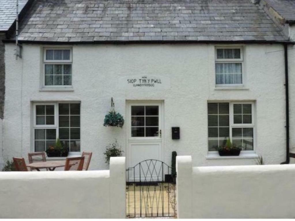 The Old Shop Villa Llandyfrydog Exterior foto