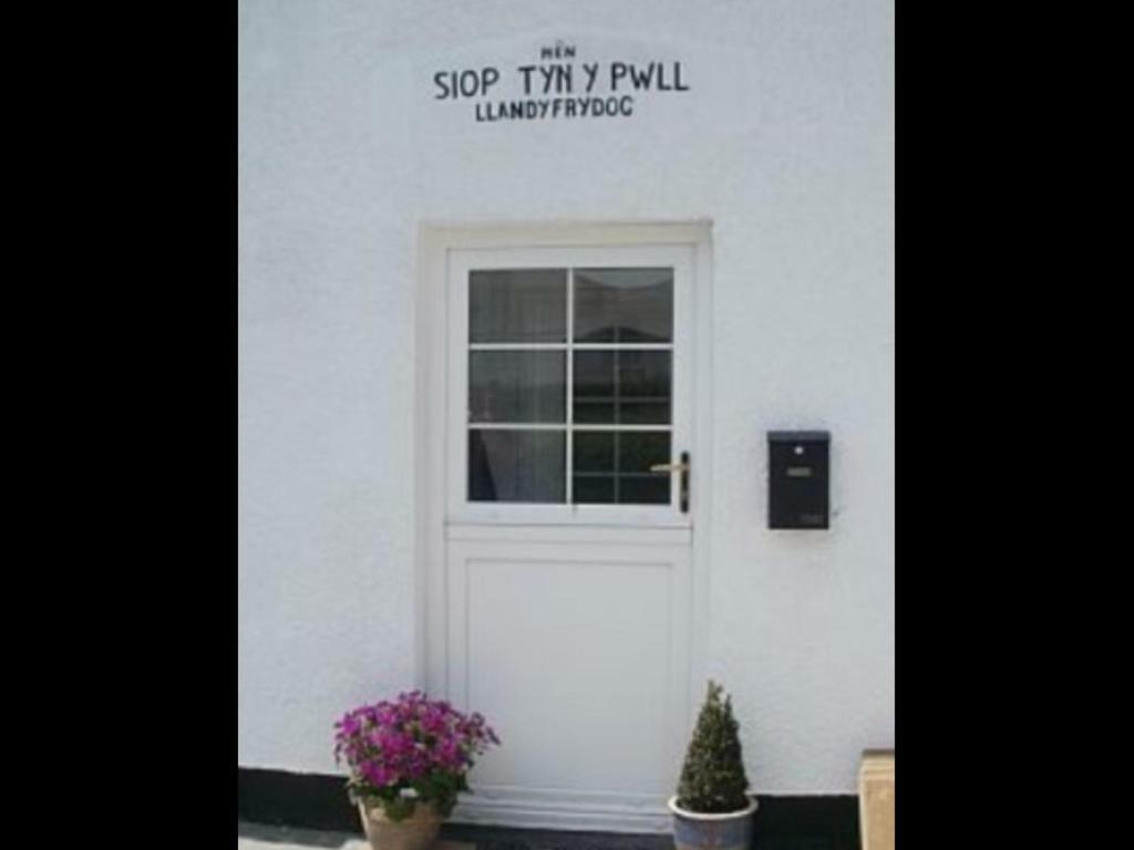 The Old Shop Villa Llandyfrydog Exterior foto
