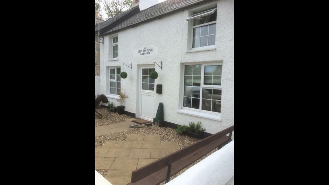 The Old Shop Villa Llandyfrydog Exterior foto